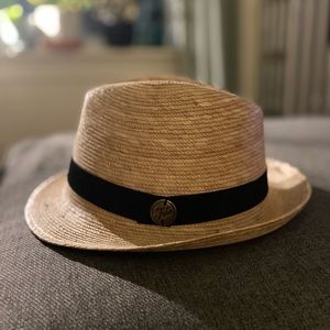 Women’s small Tula Fedora handwoven palm hat. Like New!